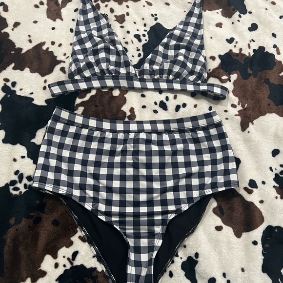 Windsor Other - WINDSOR swimsuit bikini set size large